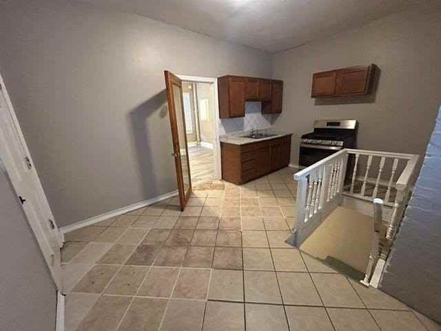 1005 Walnut St - Photo 4 of 10