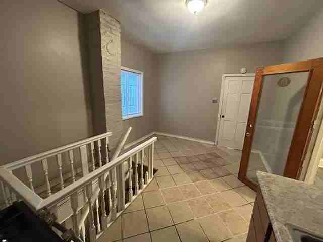 1005 Walnut St - Photo 5 of 10