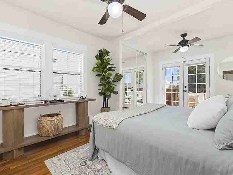 3315 Gregory St - Photo 4 of 21