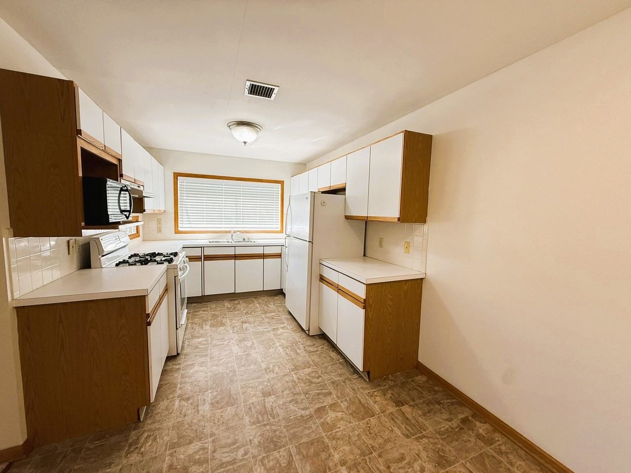 6126 E Gilbert St - Photo 5 of 19