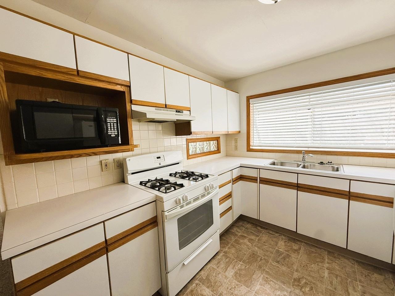 6126 E Gilbert St - Photo 7 of 19