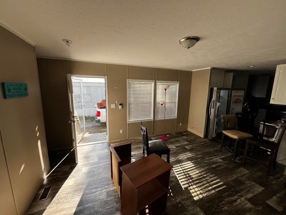 920 Moseley St - Photo 7 of 14