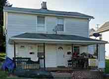 141 Maple St #B - Photo 1 of 1