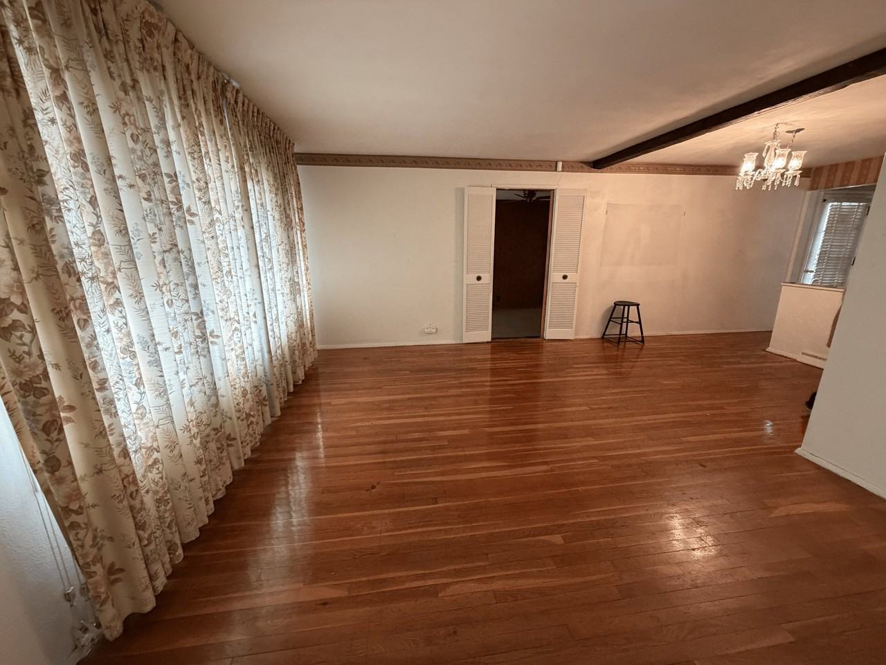 9000 Clarion Dr - Photo 2 of 5