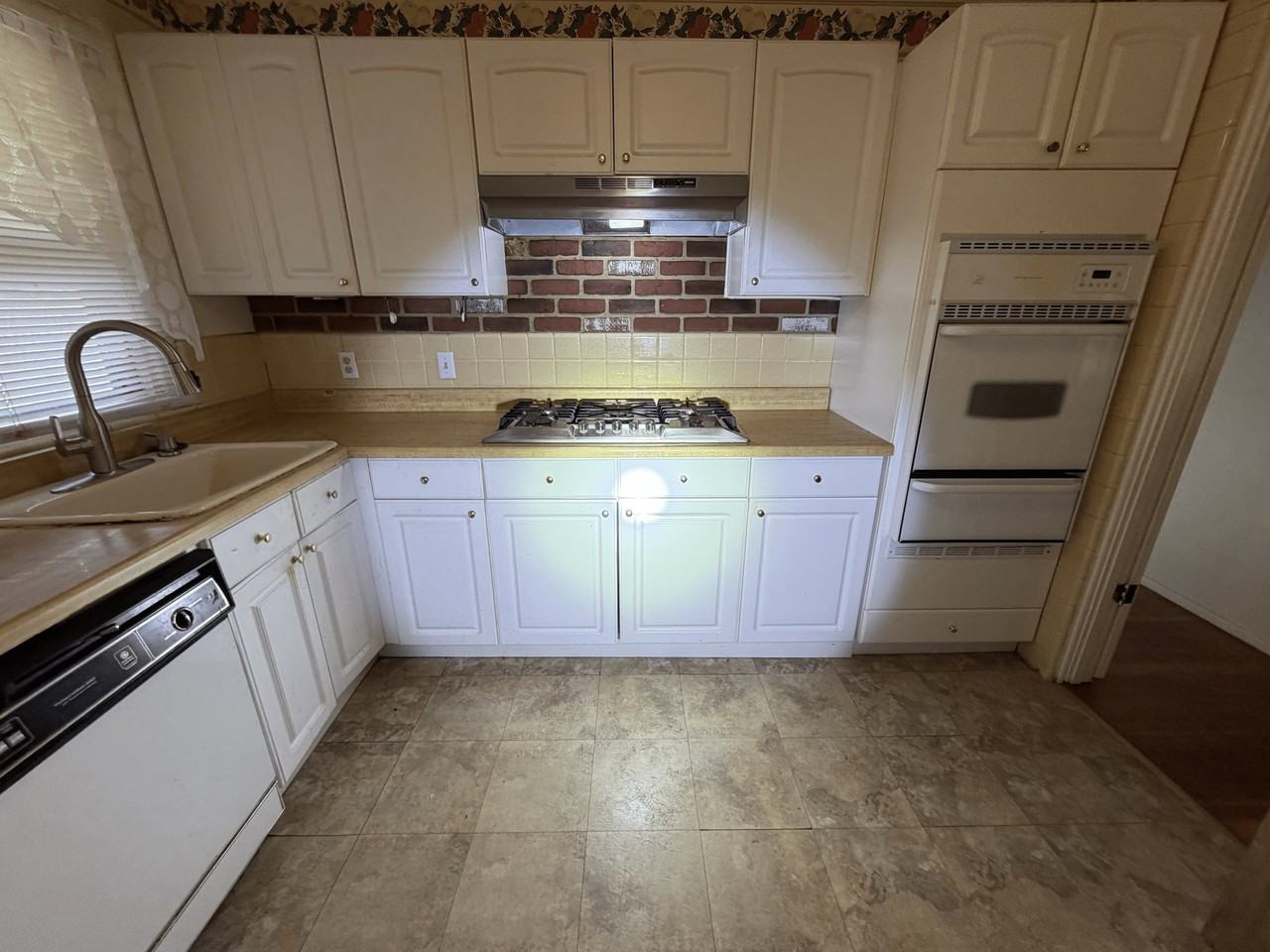 9000 Clarion Dr - Photo 3 of 5