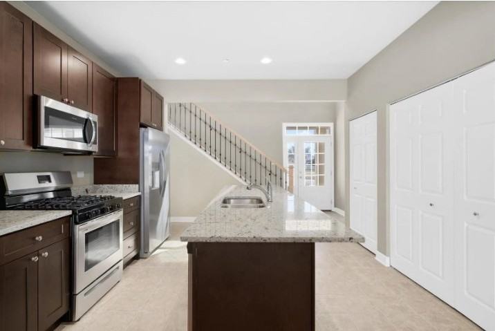 713 Verandah Dr - Photo 3 of 18