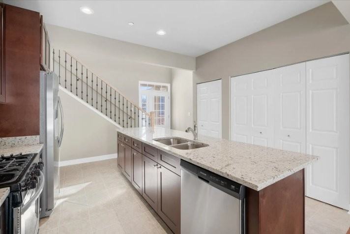 713 Verandah Dr - Photo 4 of 18