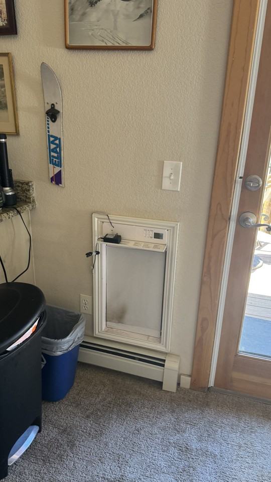 24728 Foothills Dr N - Photo 3 of 10