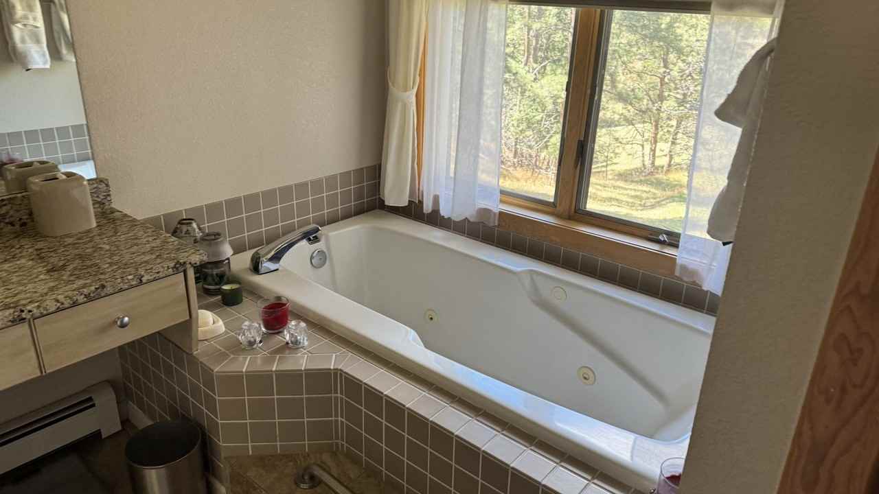 24728 Foothills Dr N - Photo 6 of 10