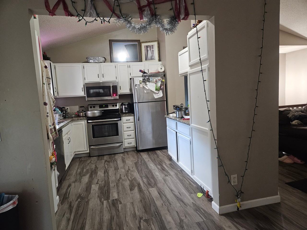 10259 Englewood Dr - Photo 5 of 20