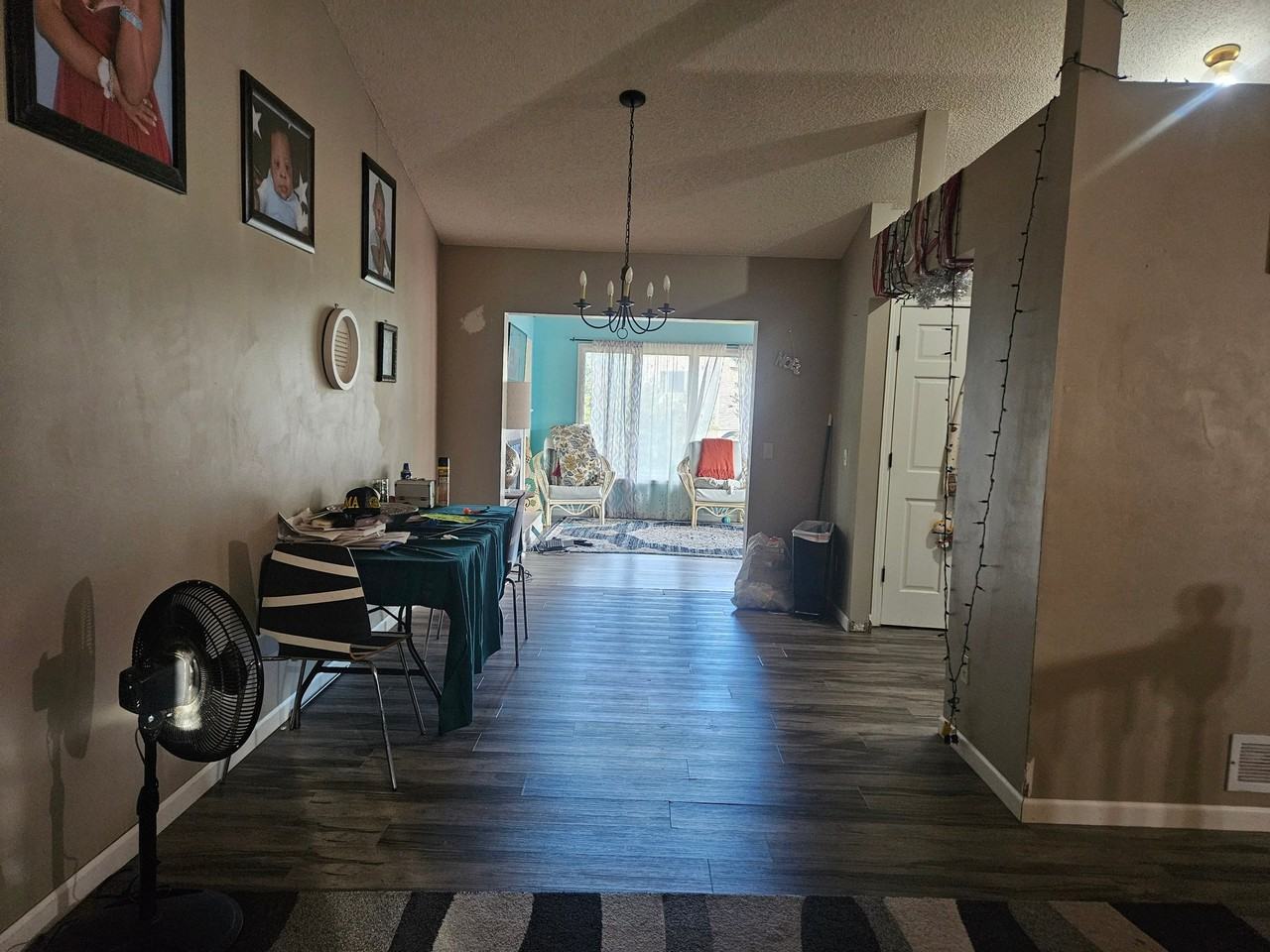 10259 Englewood Dr - Photo 7 of 20