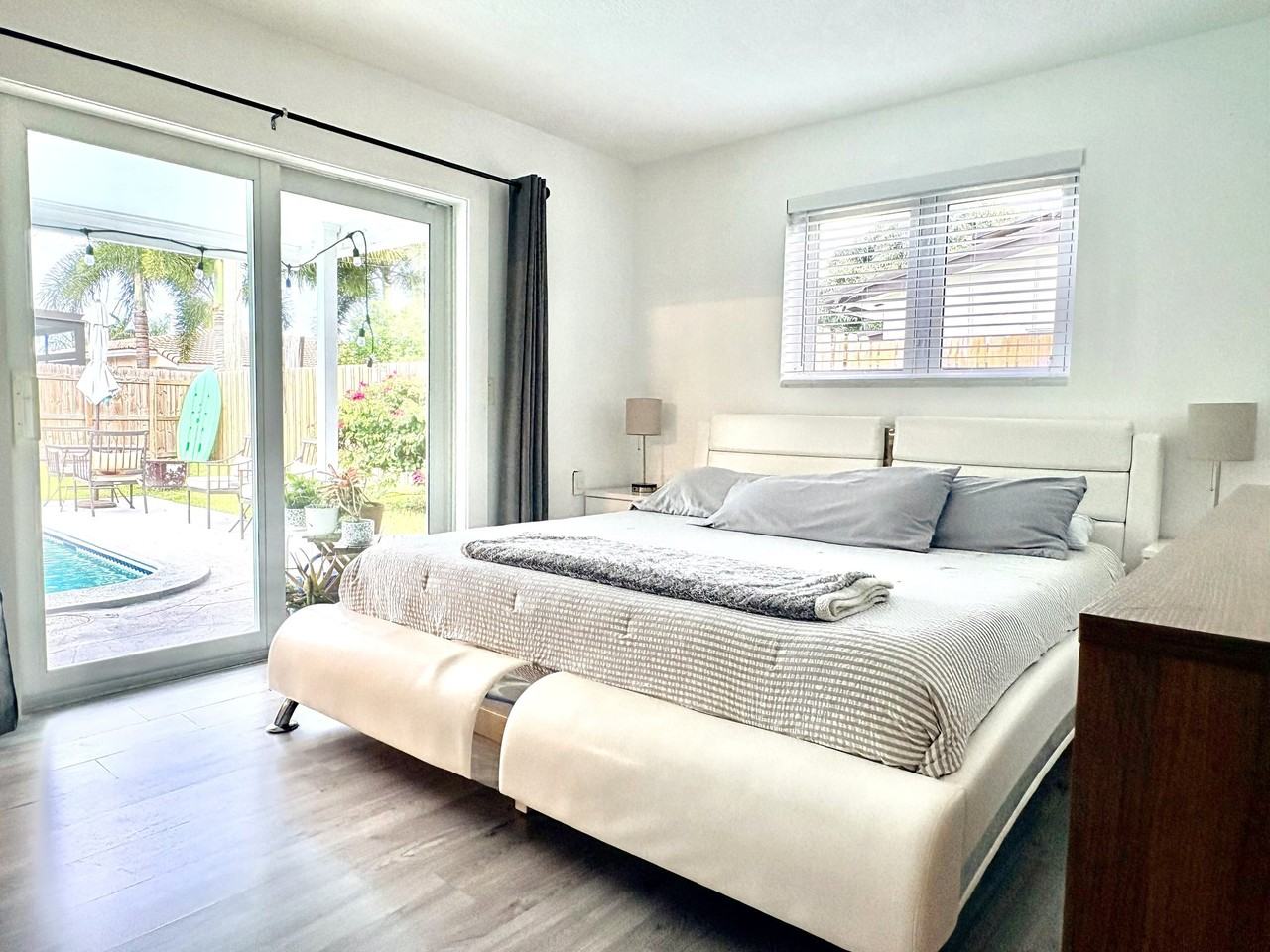 5770 Ne 18th Ave - Photo 6 of 8