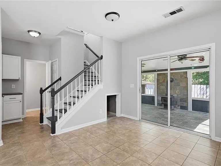 131 Nacoochee Way - Photo 4 of 16