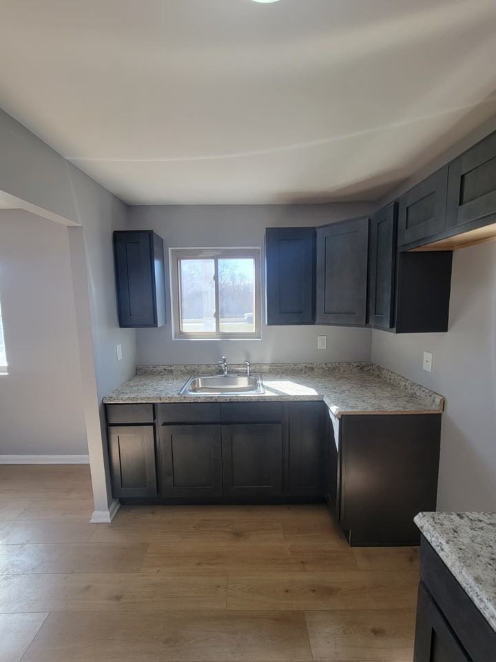 1808 N James H Mcgee Blvd #C - Photo 5 of 18