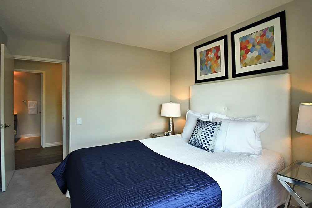 32 E Pearson St - Photo 7 of 16