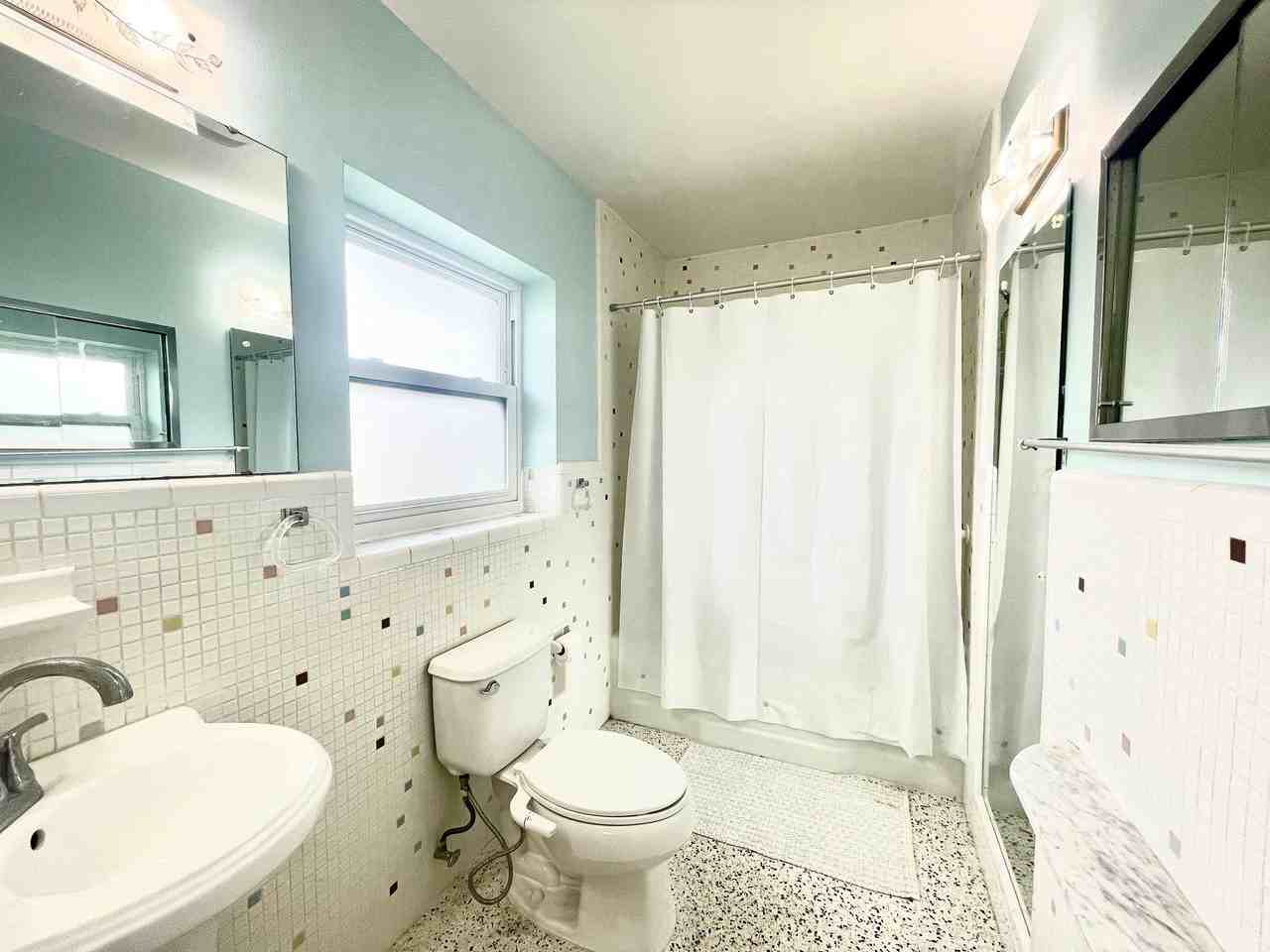 4510 Cranston Pl - Photo 6 of 9