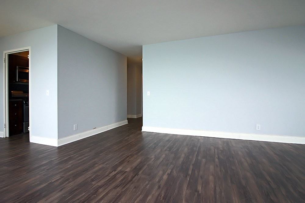 1301 N Ritchie Ct - Photo 2 of 17