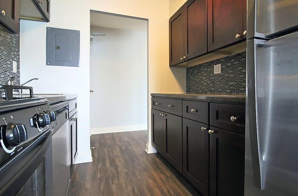 1301 N Ritchie Ct - Photo 4 of 17