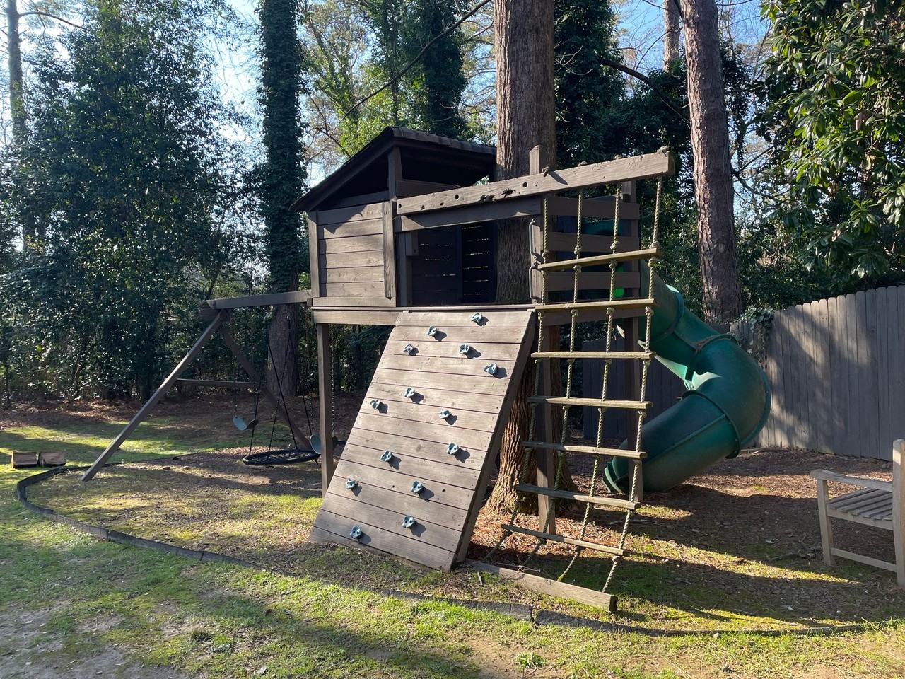 4044 Emma Ln Ne - Photo 3 of 20