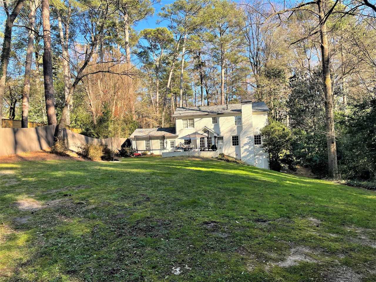 4044 Emma Ln Ne - Photo 5 of 20