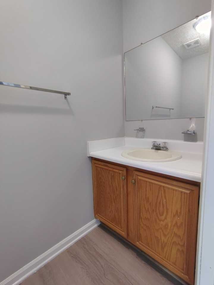 61 Ferguson Dr - Photo 5 of 8