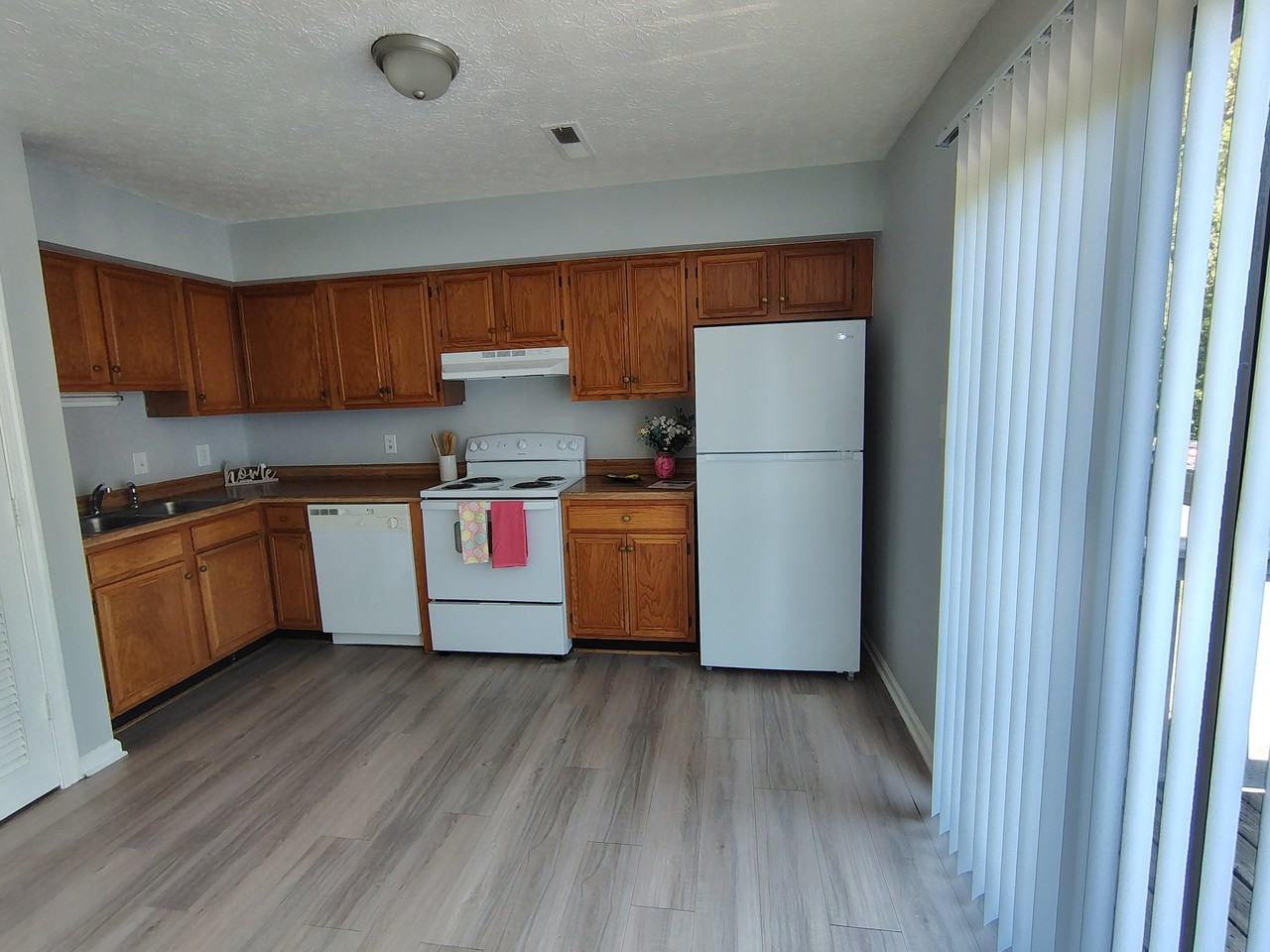61 Ferguson Dr - Photo 7 of 8