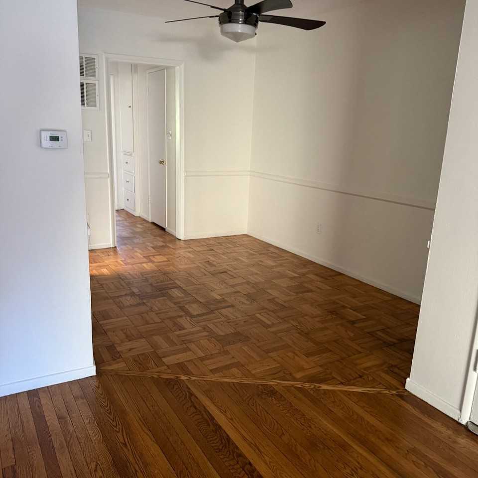 1550 N Hayworth Ave #6 - Photo 6 of 9