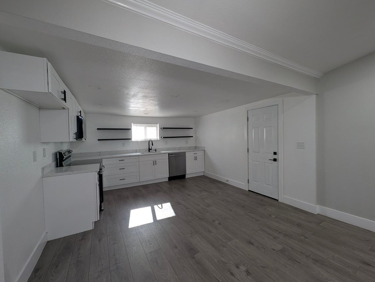 95 Arbol Ave - Photo 2 of 13