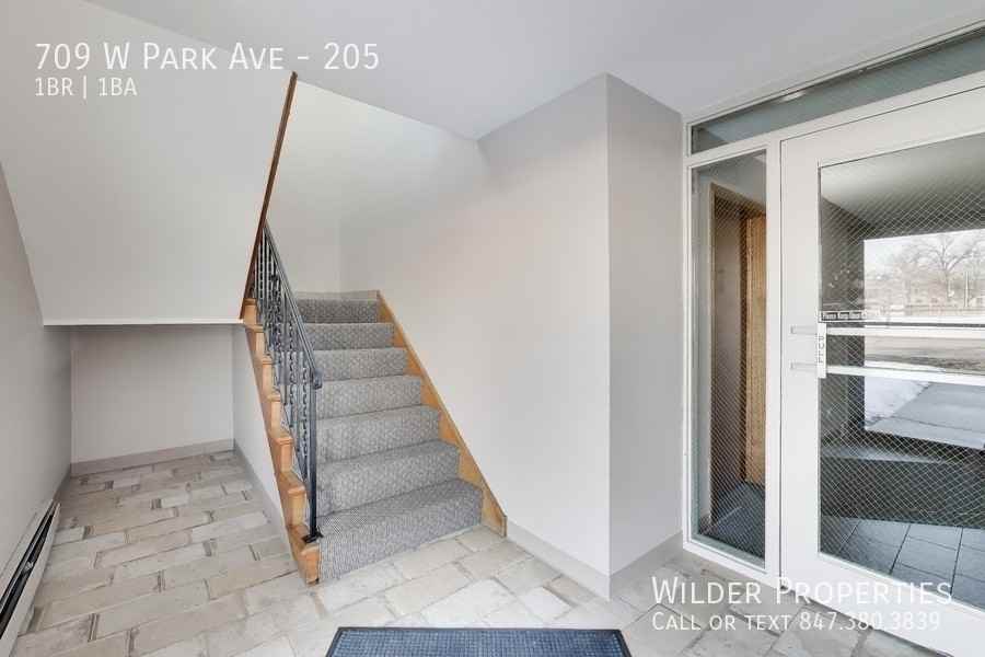 709 W Park Ave #205 - Photo 2 of 4