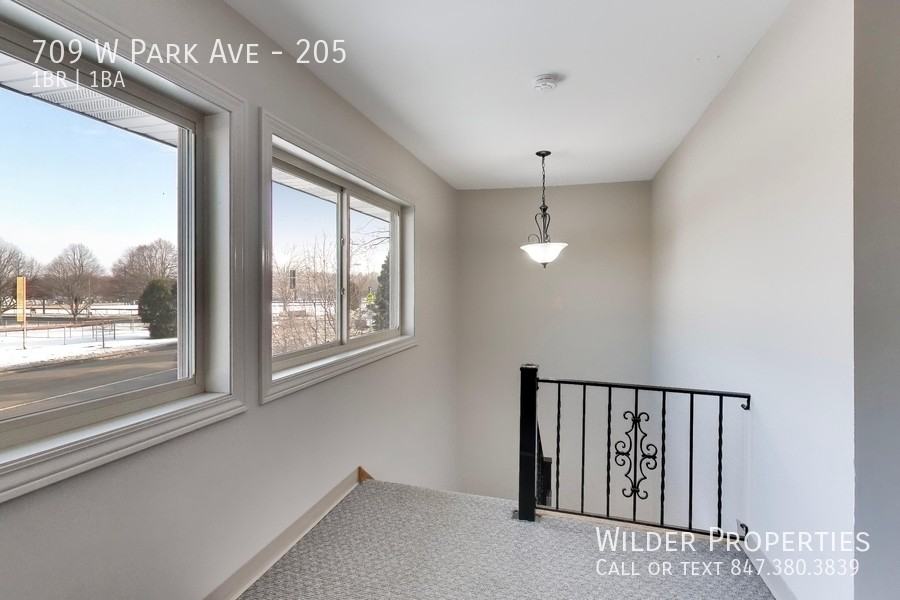 709 W Park Ave #205 - Photo 3 of 4