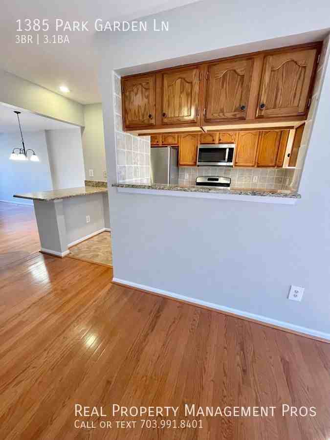 1385 Park Garden Ln - Photo 7 of 48