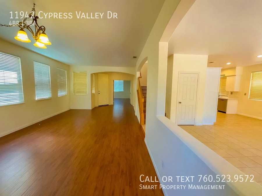 11942 Cypress Valley Dr - Photo 5 of 24