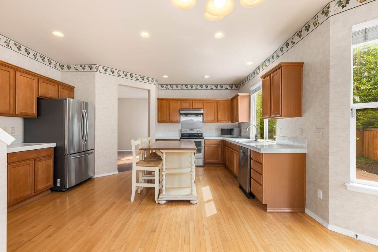 5031 Ne 4th Pl - Photo 7 of 19