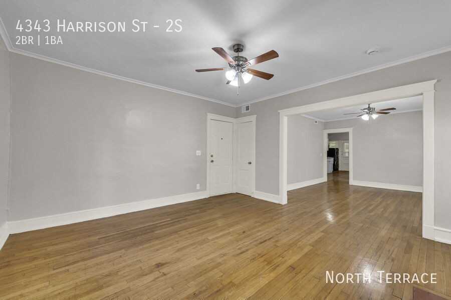 4343 Harrison St #2S - Photo 6 of 19