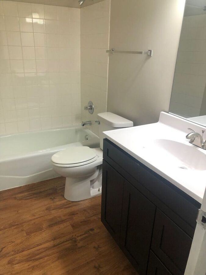 1043 Scarborough Ct #K3 - Photo 4 of 10