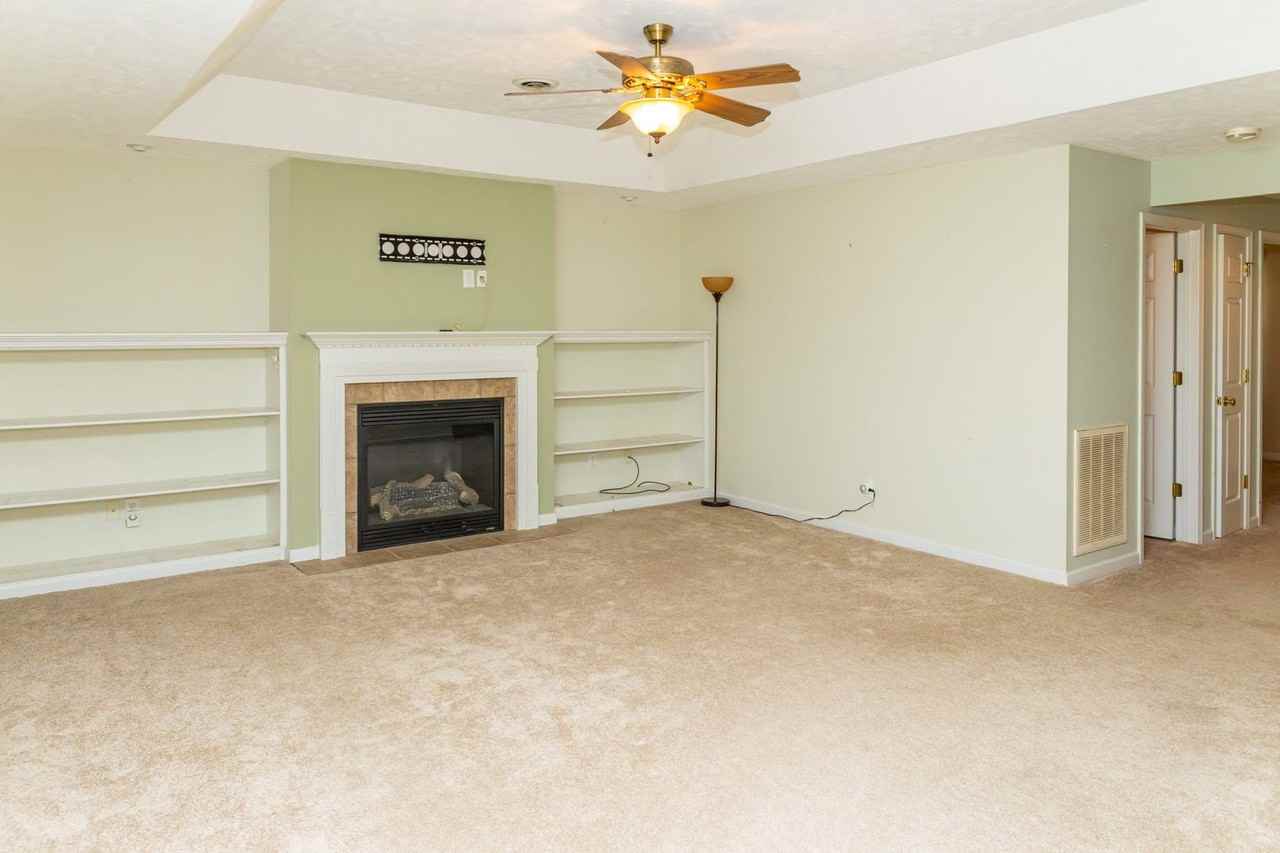 121 Creekwood Way - Photo 3 of 23