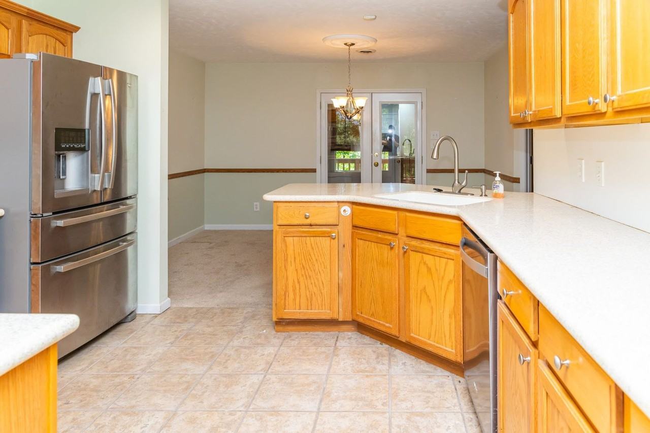 121 Creekwood Way - Photo 5 of 23