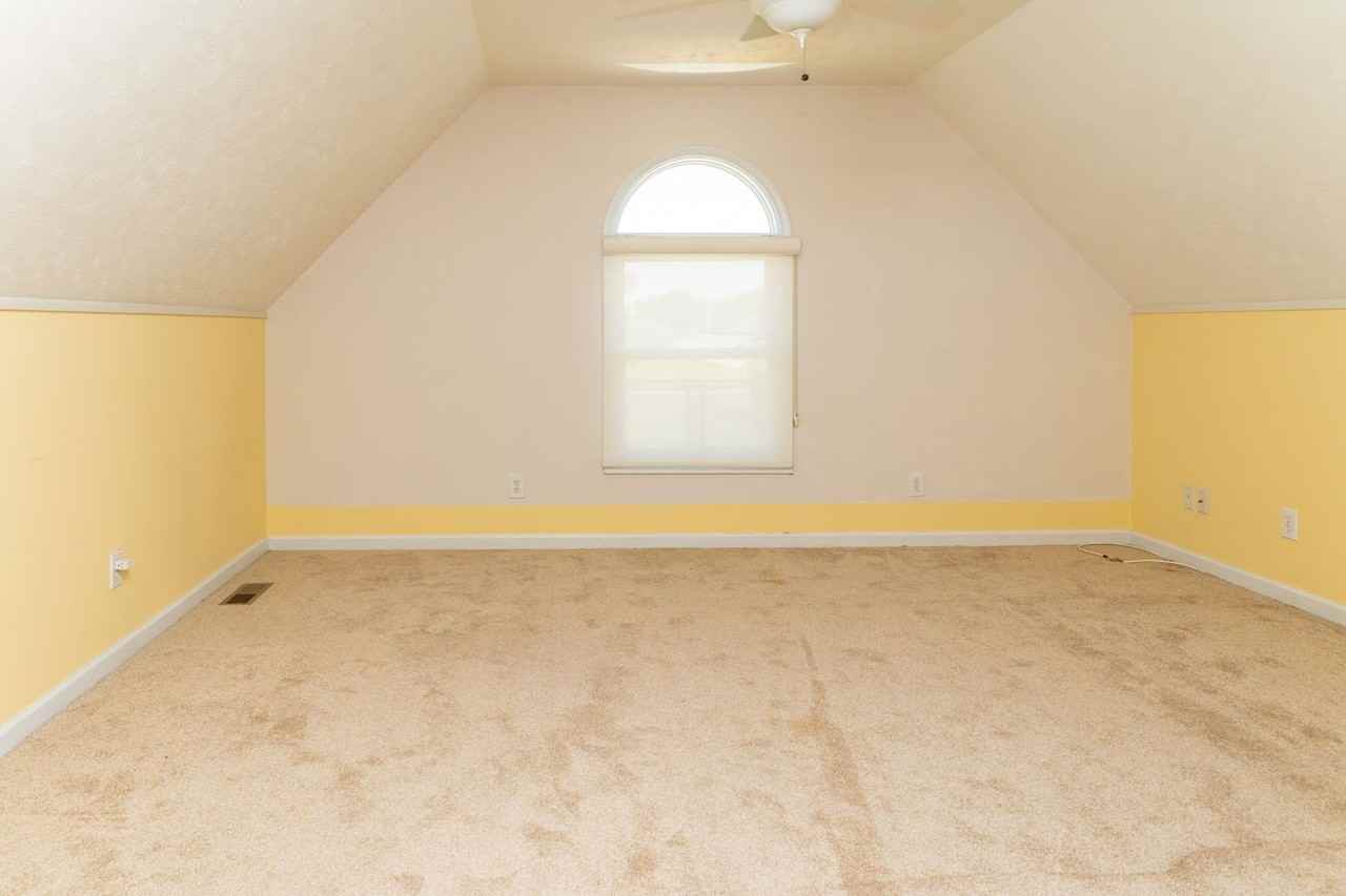 121 Creekwood Way - Photo 7 of 23