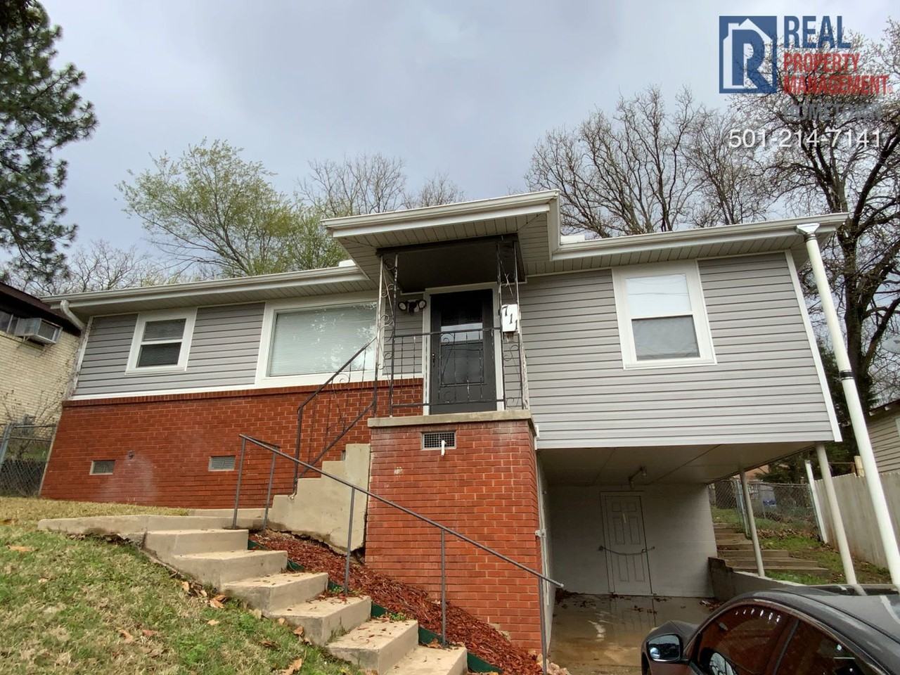 711 W 54th St - Photo 2 of 16