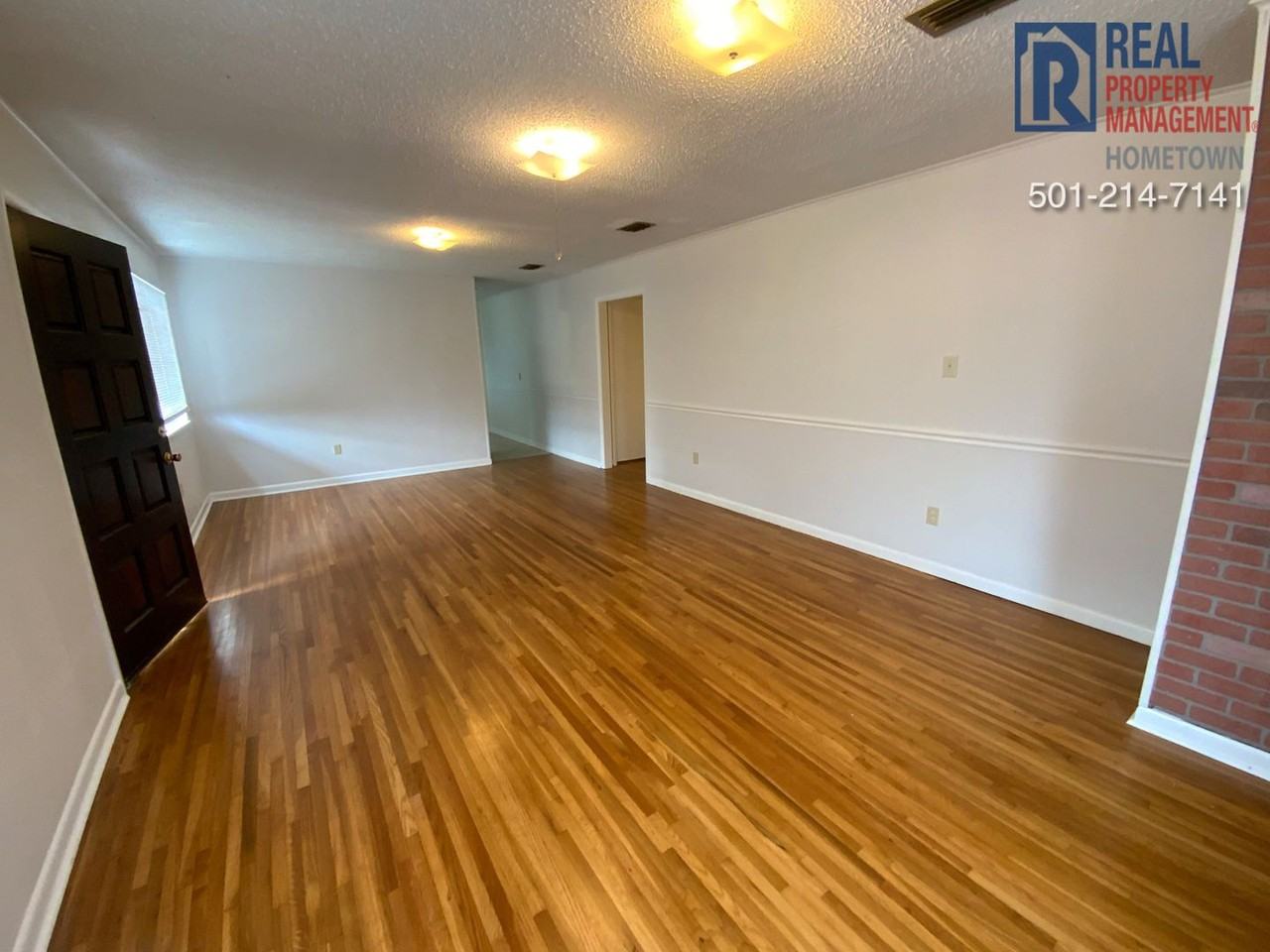 711 W 54th St - Photo 4 of 16