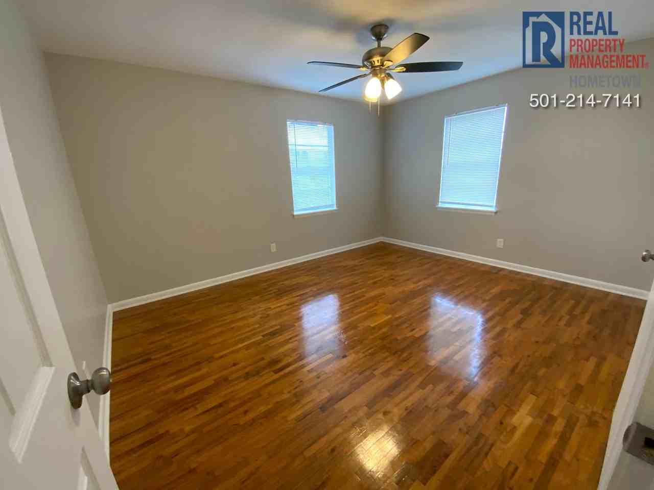 711 W 54th St - Photo 5 of 16