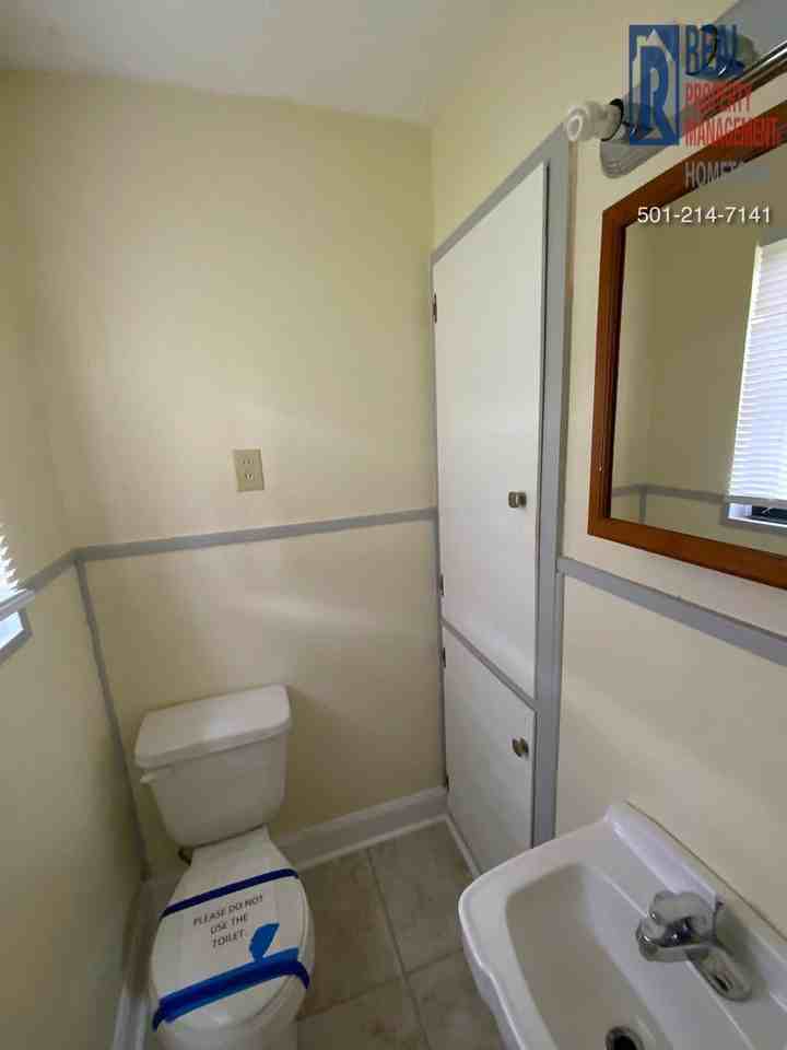 711 W 54th St - Photo 7 of 16