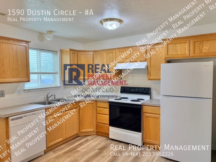 1590 Dustin Cir #A - Photo 2 of 15