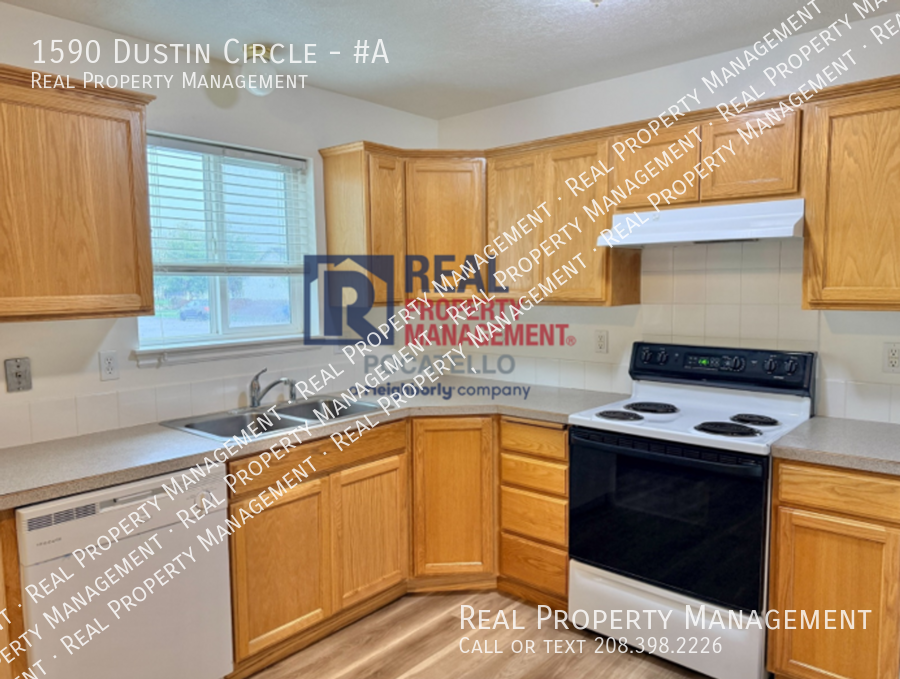 1590 Dustin Cir #A - Photo 3 of 15