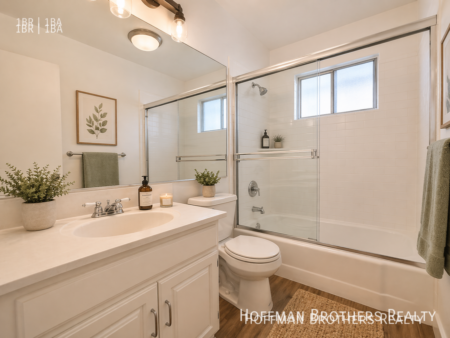 1543 N Formosa Ave #19 - Photo 4 of 7