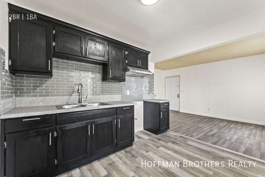 8027 S Broadway #6 - Photo 4 of 14