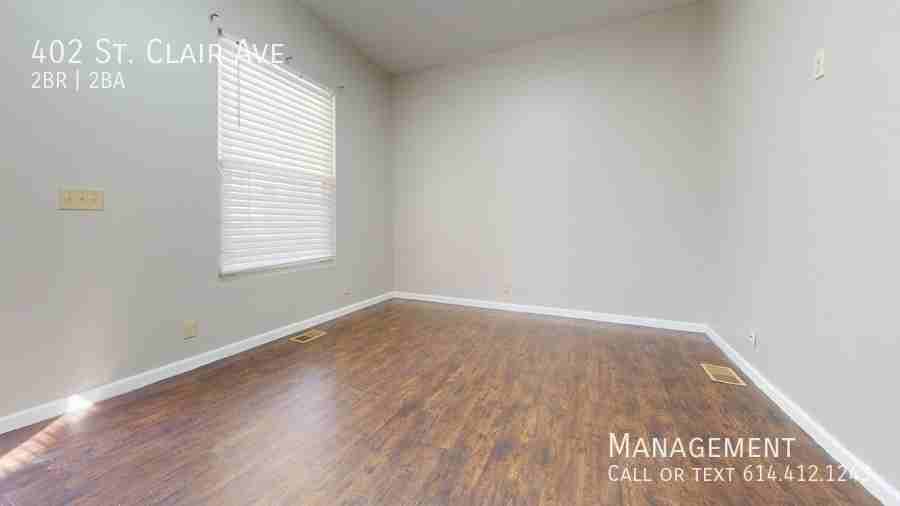 402 Saint Clair Ave - Photo 6 of 10