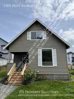 featured image of 3305 Hoyt Ave