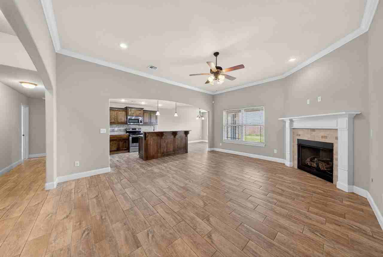 1100 Chattie Dr - Photo 3 of 26