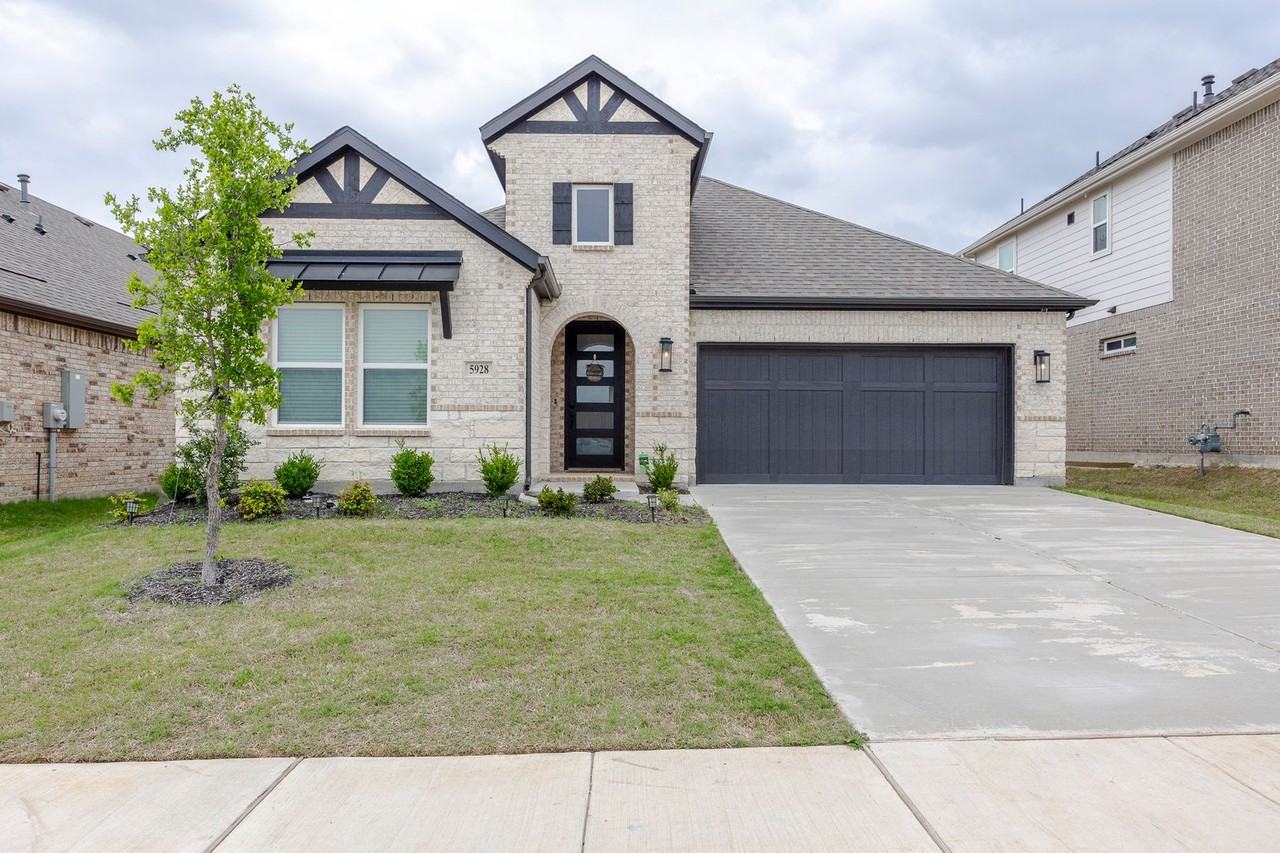 5928 Mustang Creek Ln - Photo 3 of 31